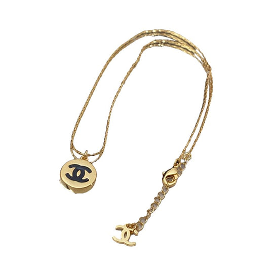 Chanel Pendant 18K Gold Necklace