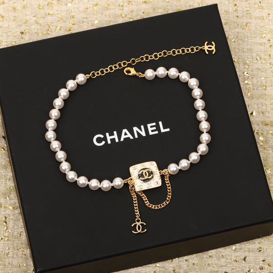 Chanel Pearls Choker 18K Gold Necklace