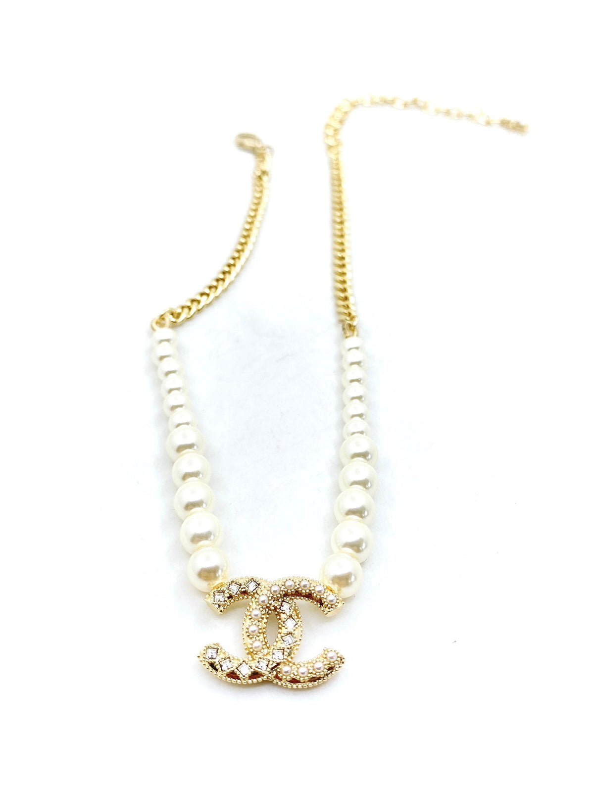 Chanel Pearls Choker 18K Gold Necklace