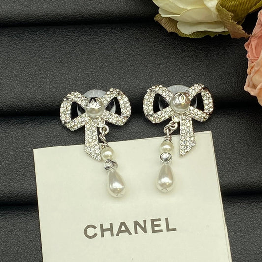 Chanel Butterfly Pearl 18K Gold Earrings